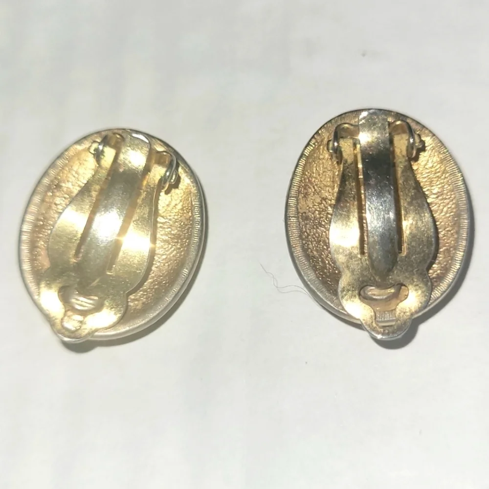 Clip Earrings Vintage Peach Oval cabachon with clear crystal trim gold tone